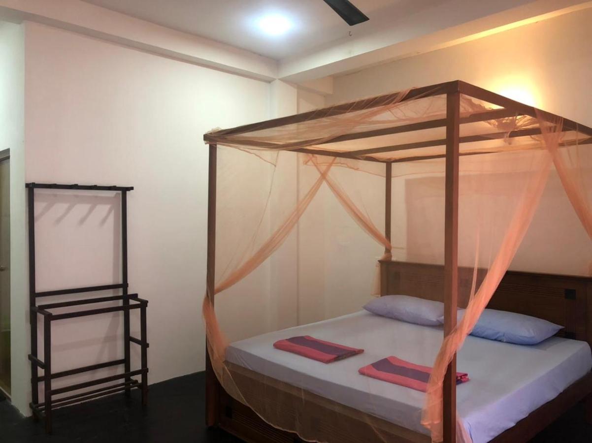 Sunray Rest - Beach View Homestay Mirissa Exterior foto