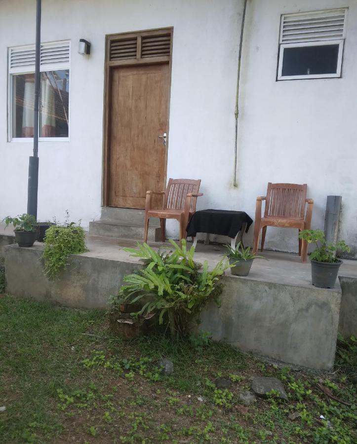 Sunray Rest - Beach View Homestay Mirissa Exterior foto