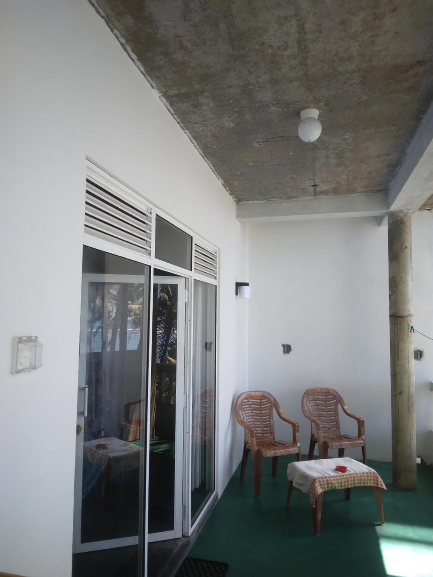 Sunray Rest - Beach View Homestay Mirissa Exterior foto