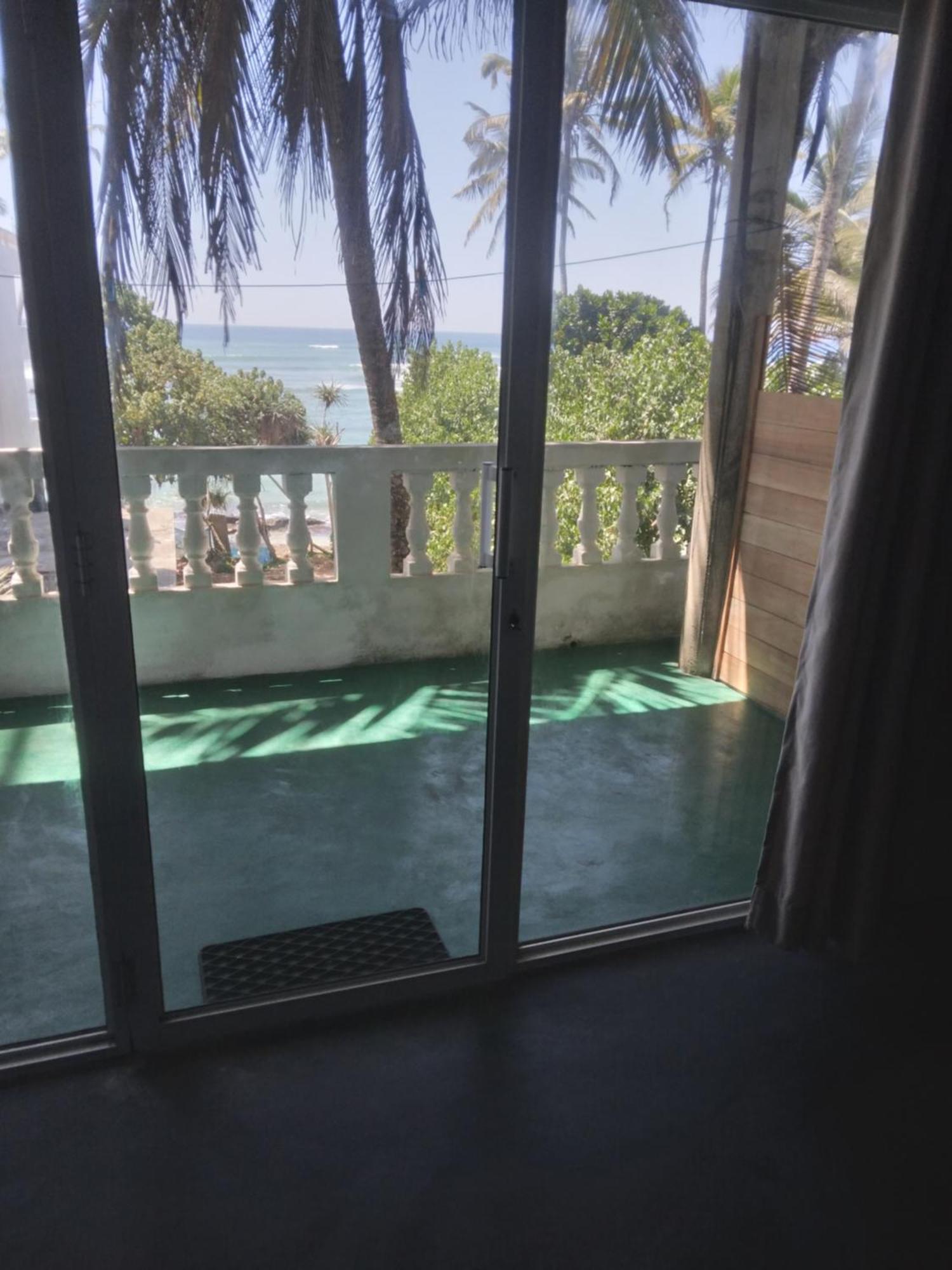 Sunray Rest - Beach View Homestay Mirissa Exterior foto