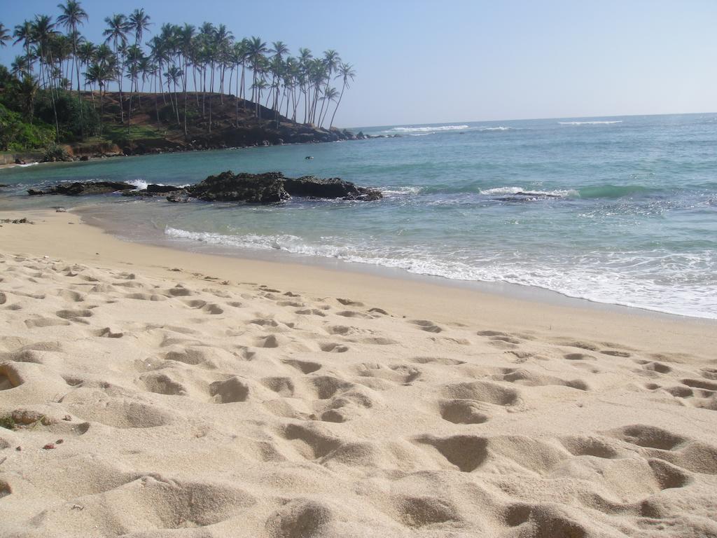 Sunray Rest - Beach View Homestay Mirissa Exterior foto